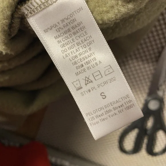 Peloton Sweatshirt Green Womens Small Turtleneck Cowl Neck Thumb Holes - Picture 7 of 7